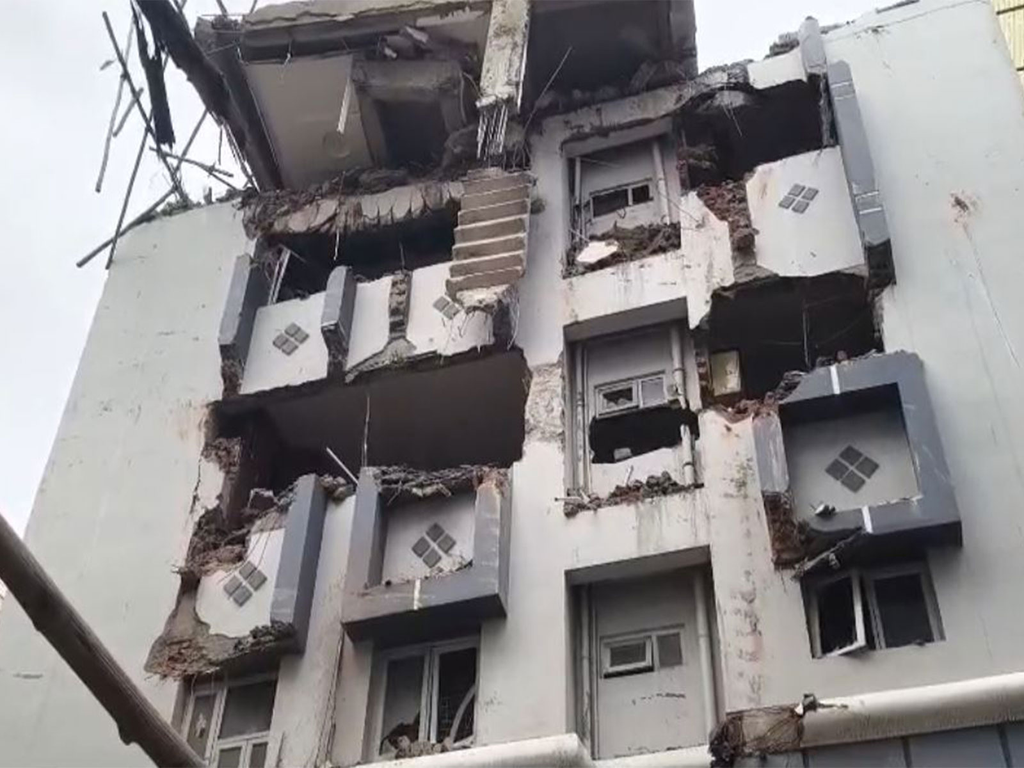 Hyderabad building collapse Madhapur rescue operation | NovaKhabar