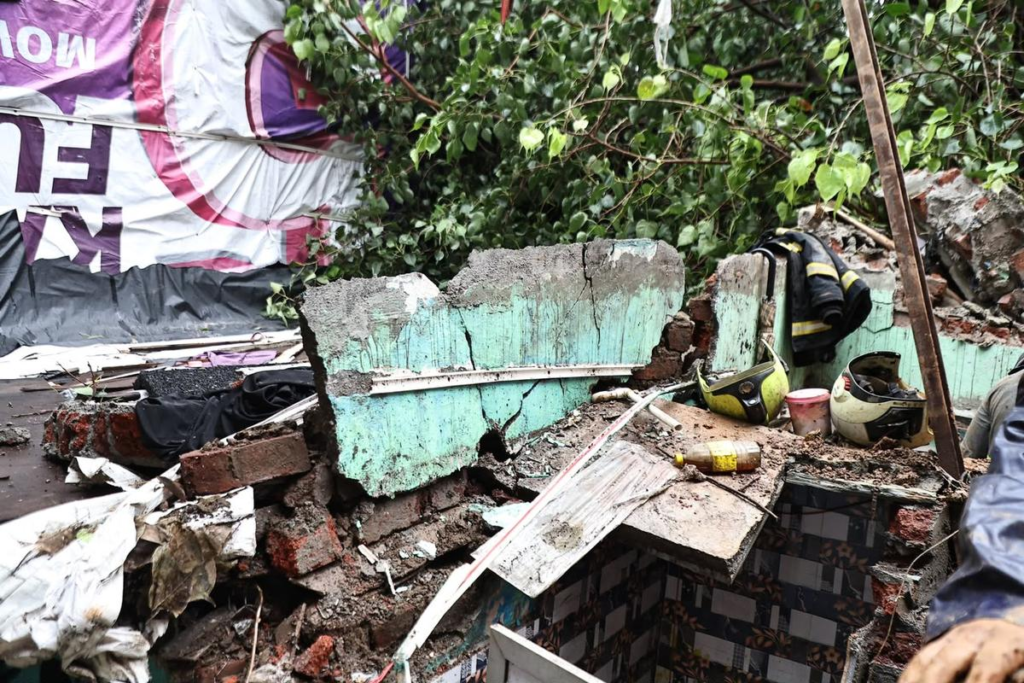 NDRF Mumbai Fire Brigade rescue team at landslide site | NovaKhabar