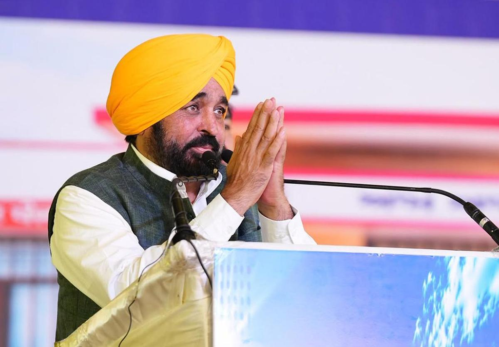 Bhagwant Mann airport detention claims AAP | NovaKhabar
