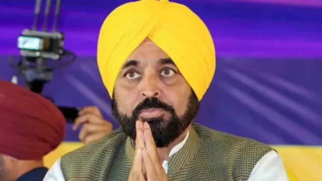 Delhi airport Bhagwant Mann Paris return | NovaKhabar